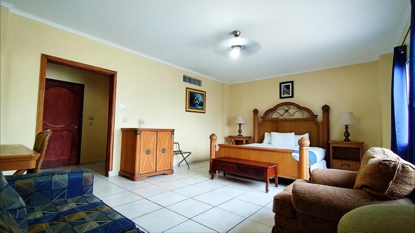 Hotel Carnaval La Ceiba Dış mekan fotoğraf