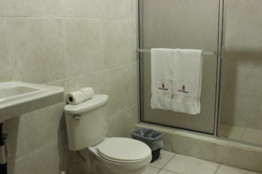 Hotel Carnaval La Ceiba Oda fotoğraf