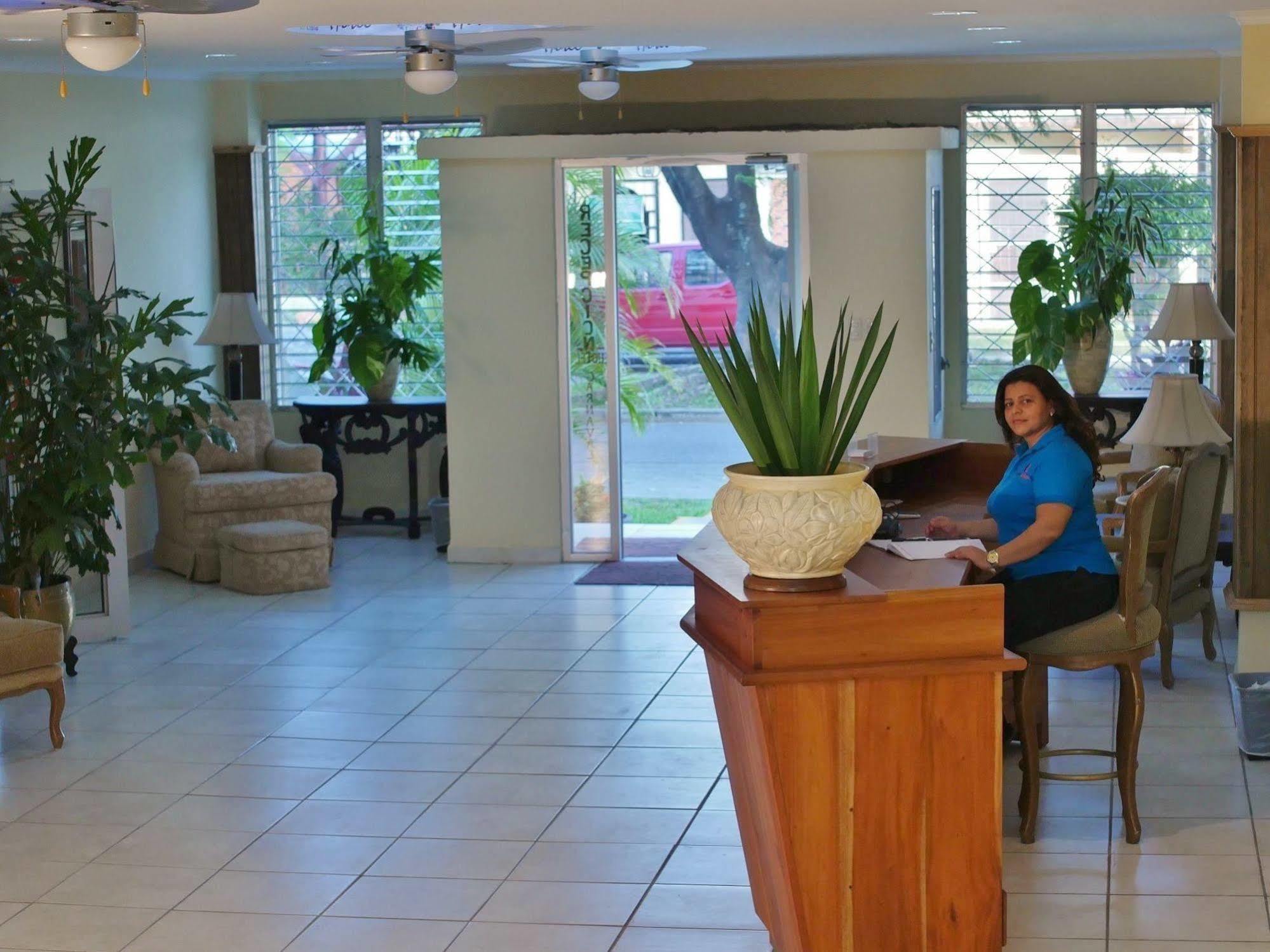 Hotel Carnaval La Ceiba Dış mekan fotoğraf