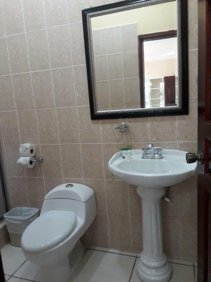 Hotel Carnaval La Ceiba Dış mekan fotoğraf