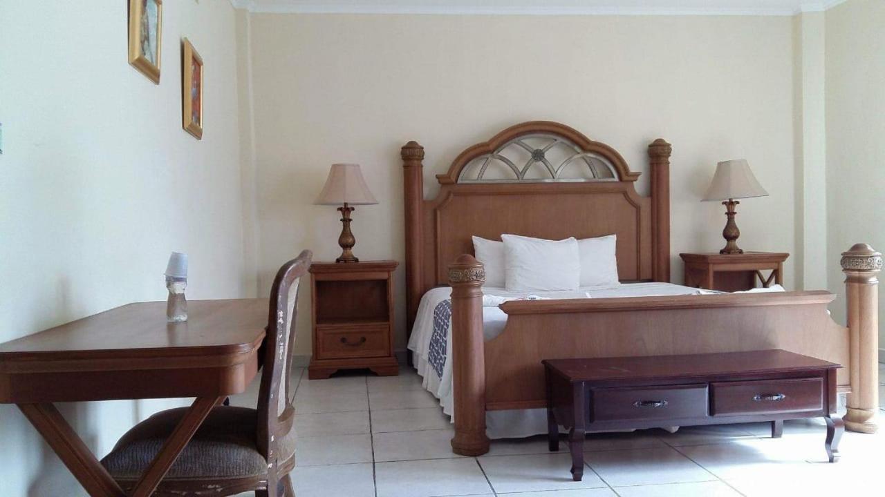 Hotel Carnaval La Ceiba Dış mekan fotoğraf